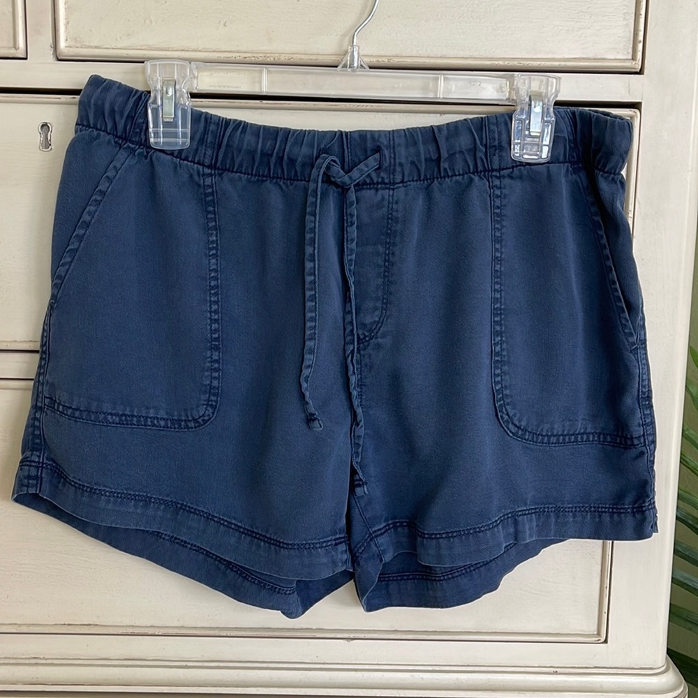 GAP blue drawstring waist shorts size s